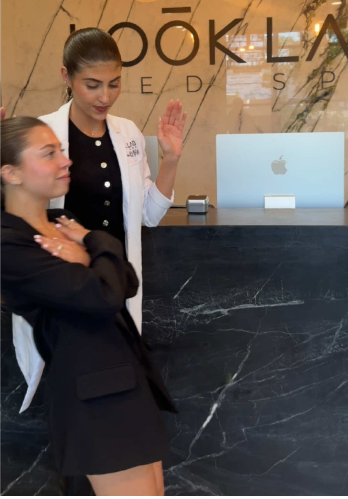 Choosing the right injector is so important! At Look Lab, all of our providers are Beverly Hills trained and go through ongoing advanced trainings to stay up to date on the safest techniques and most natural-looking results. Trust who’s behind the needle 💉✨  #MedSpa #Botox #Filler #AestheticInjector 