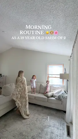Mornings are forever my fave 🤭 #MomsofTikTok #teenpregnancy #morningroutine #morning #sahm #sahmlife #momlife #pregnancy #sahmsoftiktok #sahmmorningroutine #clean #cleaning 