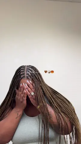 I’m still getting used to the color 4/27/30🔥🤌🏾 100$ #braidspecial in #dallas #summervibes #braids #braidstyles #braidcolor #knotlessbraids #dallasbraider #protectivestyles #Summer #braidstyles @Claudesha2 