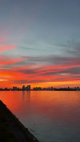 Lưu về thêm nhạc rồi up đâu cũng được. #dizhxuan #hoanghon #hotay #sunset #hanoi #chill 
