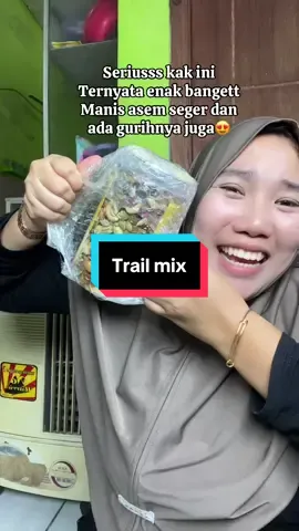 Hihi gara2 sering liat di fyp ternyta inituh trailmix nya enak banget,mnis asem seger gk bikin bosen krn bnyk farian buah didlmnya aneka rasa😍😍😍#trailmix #boskurma #cemilansehat #oatmeal 