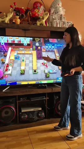 Nos queríamos divertir y terminamos estresados 😅 se asó la chef 🥺😭 #overcooked2 #ps4 #funny #parejas #fyp #divertido #humor #pareja @Alvaro Rivel @Jazmin 