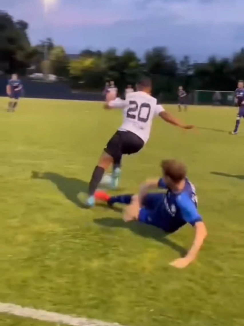 #fypシ #football #grassrootsfootball #soccertiktok #blowthisupforme #tiktokfootball #footballtiktok #sundayleague #fc26 #fyp #tackle 