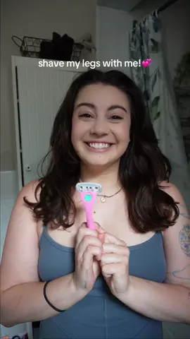 Are y’all going hairy or hairless this summer?!☀️ Either way, it’s cool w/ me & my girl @Billie because shaving is your choice. If you prefer to shave, go to the link in my bio to enter the giveaway and I will send a Billie Starter Kit to five of you!!! Shop Billie Starter Kit and shave gel for under $20 at Walmart Canada. 😎 #BilliePartner #BillieCA #ad 