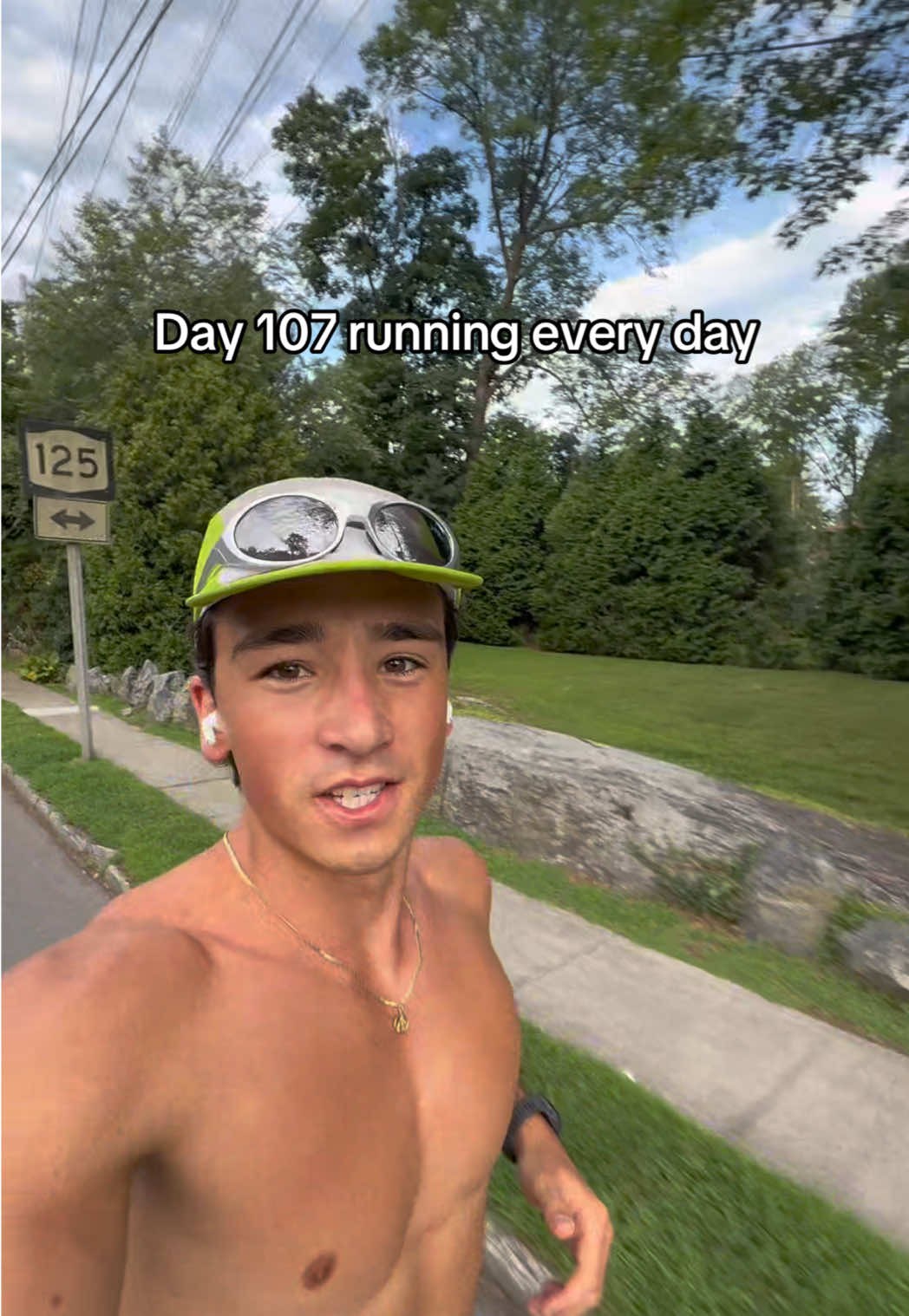 Feels good to run without sweating out every ounce of water in my body. Might have to do this for every long run. Slowly but surely the legs are getting their endurance back🔥 #runstreak #Running #triathlontraining #ultramarathontraining 