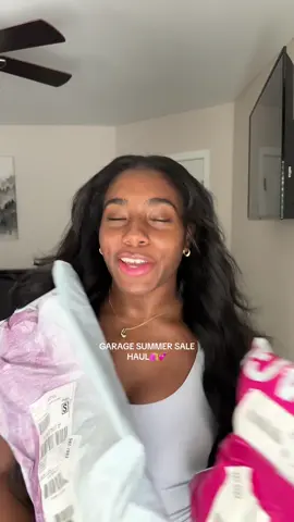 Waaaaaittt @Garage Clothing sista you ateeeee who wants a try on haul????? #garagesalefinds #garagehaul #haul #clothinghaul #cutesummerclothes 