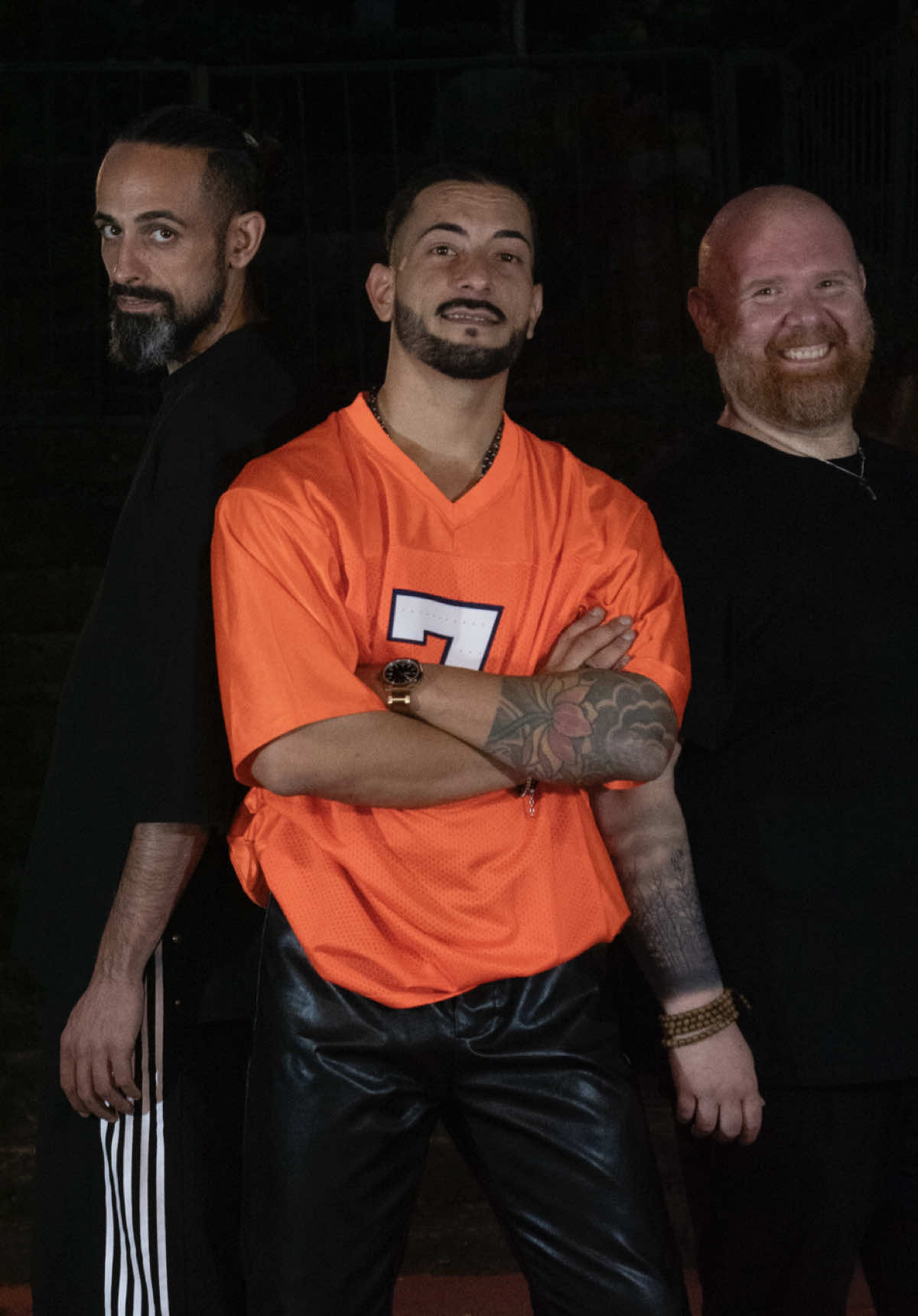 NOCERINO’S TEAM 🧡7️⃣🧡 𝗘𝗻𝘁𝗿𝗲 𝗹𝗮 𝗘𝘀𝗽𝗮𝗱𝗮 𝘆 𝗹𝗮 𝗣𝗮𝗿𝗲𝗱 🎶/@Dani J - @PintoPicasso 🎤  @Eddy Cristiano 📹  #bachata #manstyle #dancer #7 #myteam #team #tik_tok #orange #tres #amigos #viralvideos #viralvideotiktok #viralvideo🔥 #neiperteee #perte #bachatadancing #bachatastyle #footwork #giuseppenocerino 