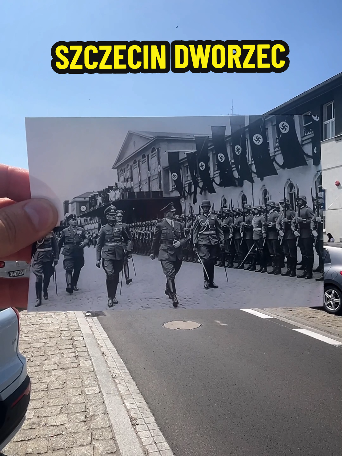 Dzięki archiwalnemu zdjęciu spoglądamy na dworzec w Szczecinie 12 czerwca 1938 roku o godzinie ok. 13:40 kiedy to przywódca Rzeszy opuszcza dworzec wizytując miasto. Materiał ma charakter wyłącznie edukacyjny i historyczny. Nagranie zawiera archiwalne ujęcia przedstawione w kontekście dokumentalnym. EDUCATION AND HISTORICAL PURPOSES ONLY! ❗ #szczecin #thenvsnow #przedipo #historia #zachodniopomorskie 
