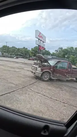 Seen this guy with his hood up! But his situation got worse! #tiktok #mobile #mechanic #fyp #Love #work #repair #surprise #trend 