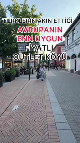 🛍️Avrupa’nın Alışveriş Cenneti: Roermond Designer Outlet ✨ Almanya sınırına çok yakın, Hollanda’nın en popüler outlet merkezi! Burada; Gucci, Prada, Burberry, Nike, Adidas, Michael Kors gibi dünyaca ünlü markaların sezon sonu ürünlerini %30-70’e varan indirimlerle bulabilirsiniz. � 📍Nasıl Gidilir? Amsterdam’dan ya da Düsseldorf’tan tren veya araba ile kolayca ulaşım sağlanabiliyor. Konumu itibariyle günübirlik geziler için de çok uygun. 🕤Ne Zaman Gidilmeli? Hafta sonları ve öğleden sonraları çok kalabalık oluyor. Daha rahat gezmek için hafta içi sabah saatlerini tercih edin. 🌎Tax Free Avantajı: Avrupa dışından gelen ziyaretçiler için “tax free” (vergisiz alışveriş) imkanı var. Kasada pasaportunuzu gösterip tax free formu almayı unutmayın! 🍴Yeme-İçme: Outlet içinde restoranlar, kafeler ve fast food alanları da mevcut. Alışveriş sonrası güzel bir kahve molası verebilirsiniz. � � Avrupa kasabası mimarisiyle tam bir fotoğraf ve video çekim noktası! . . . . . . . #roermond #roermondoutlet #designeroutlet #hollanda #almanya #amsterdam #fyp #paris #yurtdışı #seyahat #turist #turkey #turismo #alışveriş 