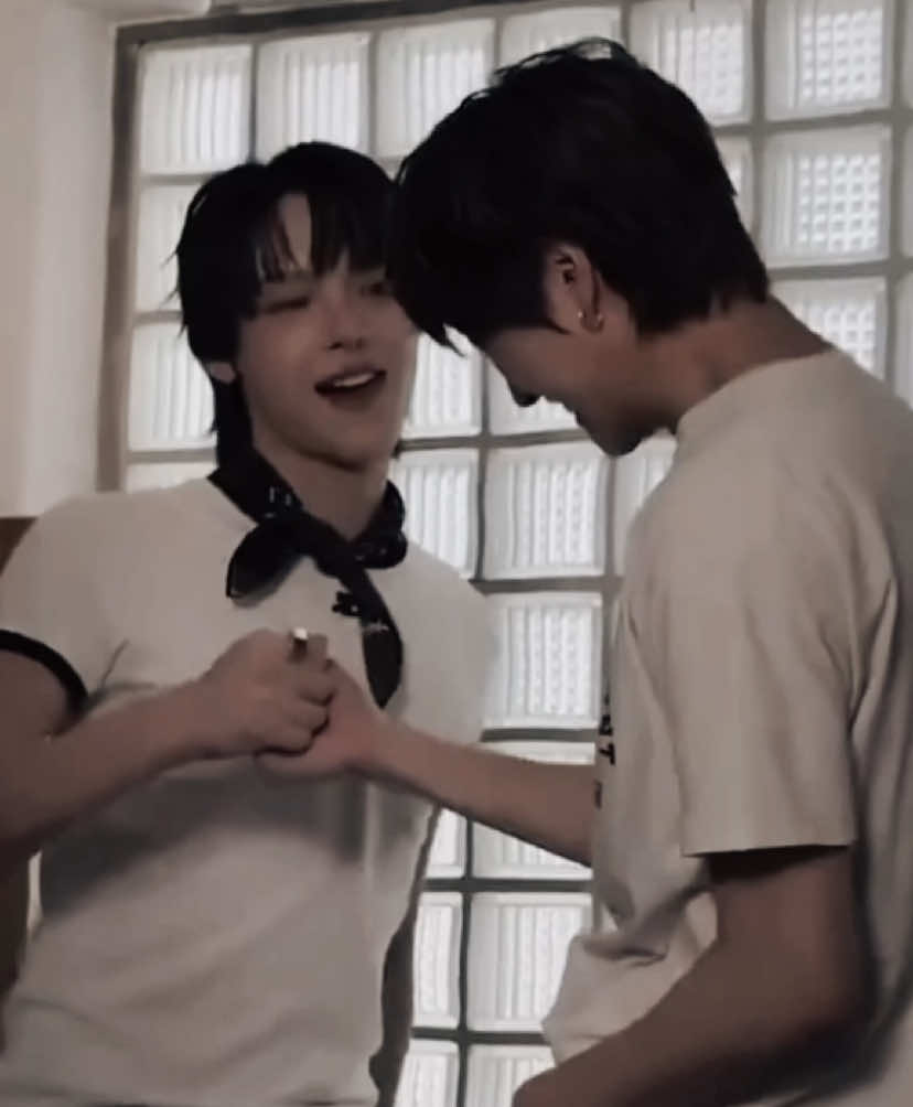 i was rewatching bottoms and thought about this baddie and nerdy duo | #02z #nichojoo #wangyixiang #byuneuijoo #andteam_nicholas #andteam_ej #andteam #bottoms #bottomsmovie #josabel 