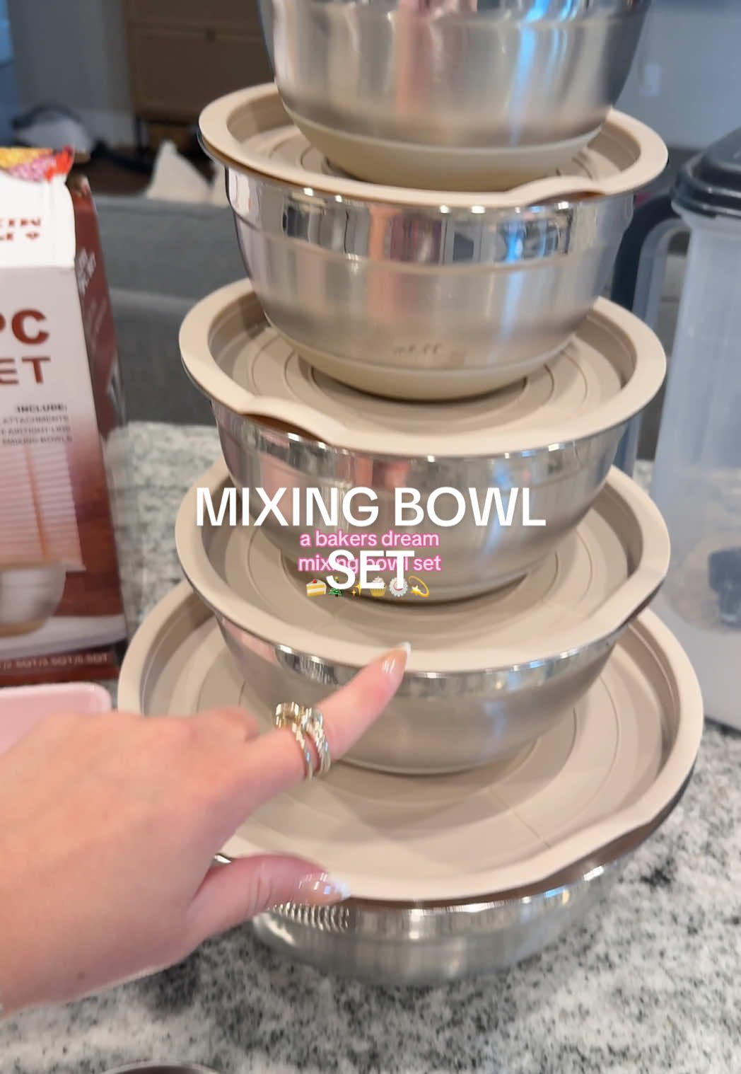 the deal is so good today on this mixing bowl set with 6 bowls & lids! ✨🍥 #mixingbowls #mixingbowlset #bakingessentials #baking #kitchenessentials #homefinds #kitchenmusthaves #bakingsupplies 