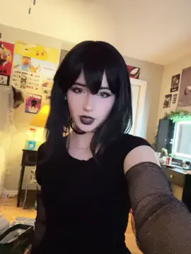 probably the last mavis draft i'll post, any other cosplay ideas??😼😼🖤 #ilovecats #maviscosplay #mavisdracula #hoteltransylvania #altgirl #ewiz 