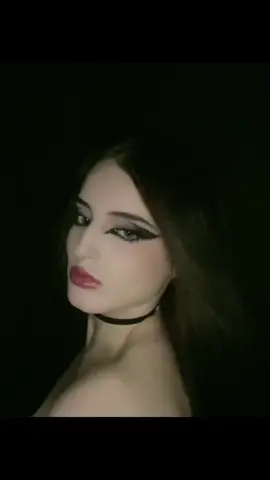 Oii gente, mais um tutorial de maquiagem e dessa vez é mais pesada. Espero que gostem💕 #tutorialmakeup  #maquiagem #noonelikeyou  #scorpions  #foryou