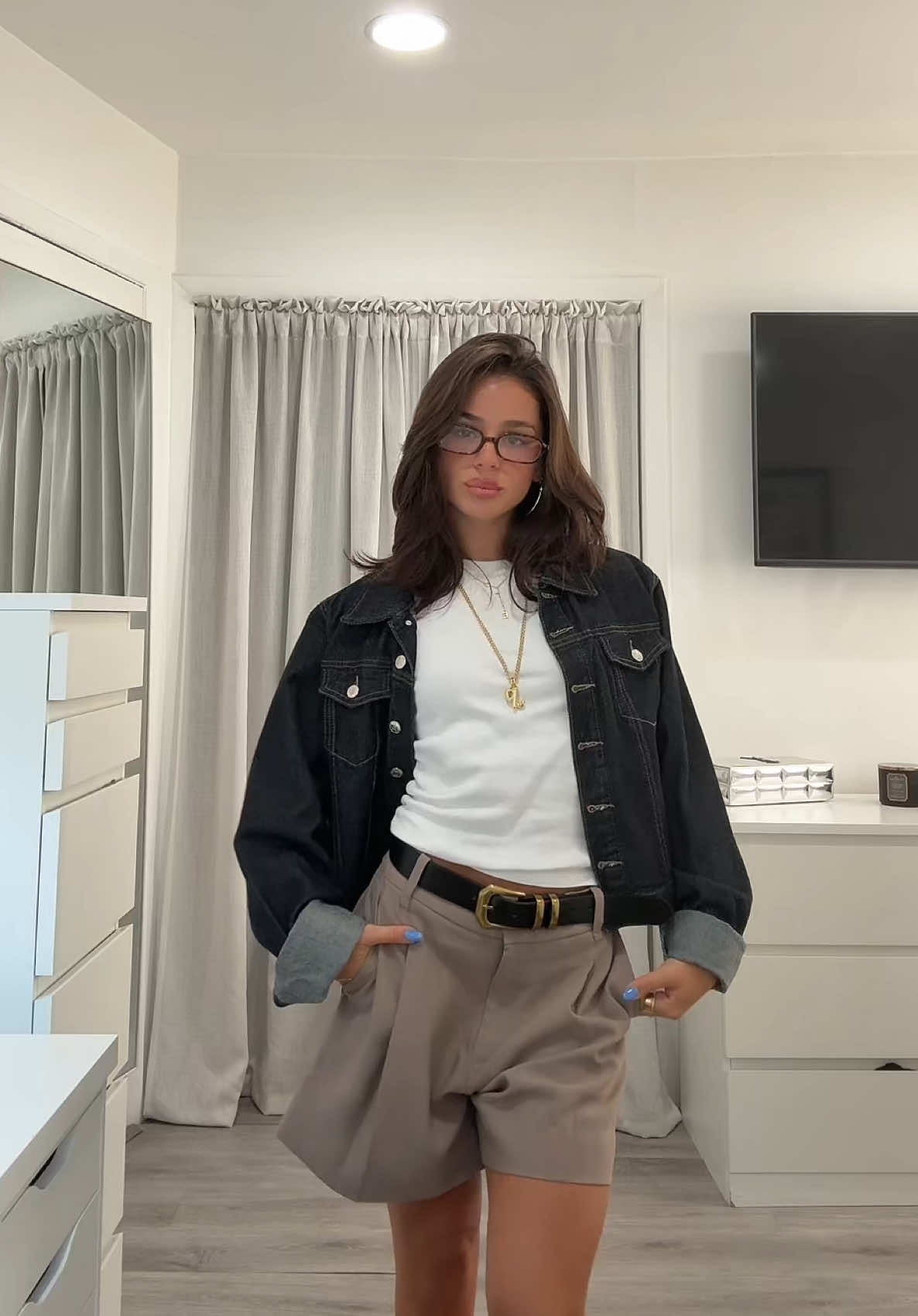 just a fun lil fit check😚🤍 #fitcheck #outfitinspo #outfitideas #summeroutfit #workfit #foryou #fyp 