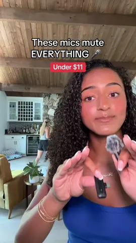 I was shocked that it was able to mute such a loud noise so close to me #microphone #mics #influencer #tiktok #tiktokviral #tiktokmademebuyit #fyp 