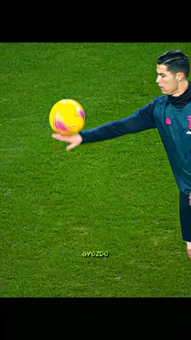football Ronaldo play skills #tendencia #footballtiktok #ronaldoskills #footballvideo #ronaldotiktok #footballskills #goviral #laporpaktrans7 #katakata #100k #fyp #rewind #germany #laporpaktrans7 