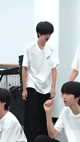 #TF家族练习生🤴🌷 LiYudong 🌷 WeiZichen 🌷 Zhang Guiyuan 🌷  #TF家族四代🤴🌷 