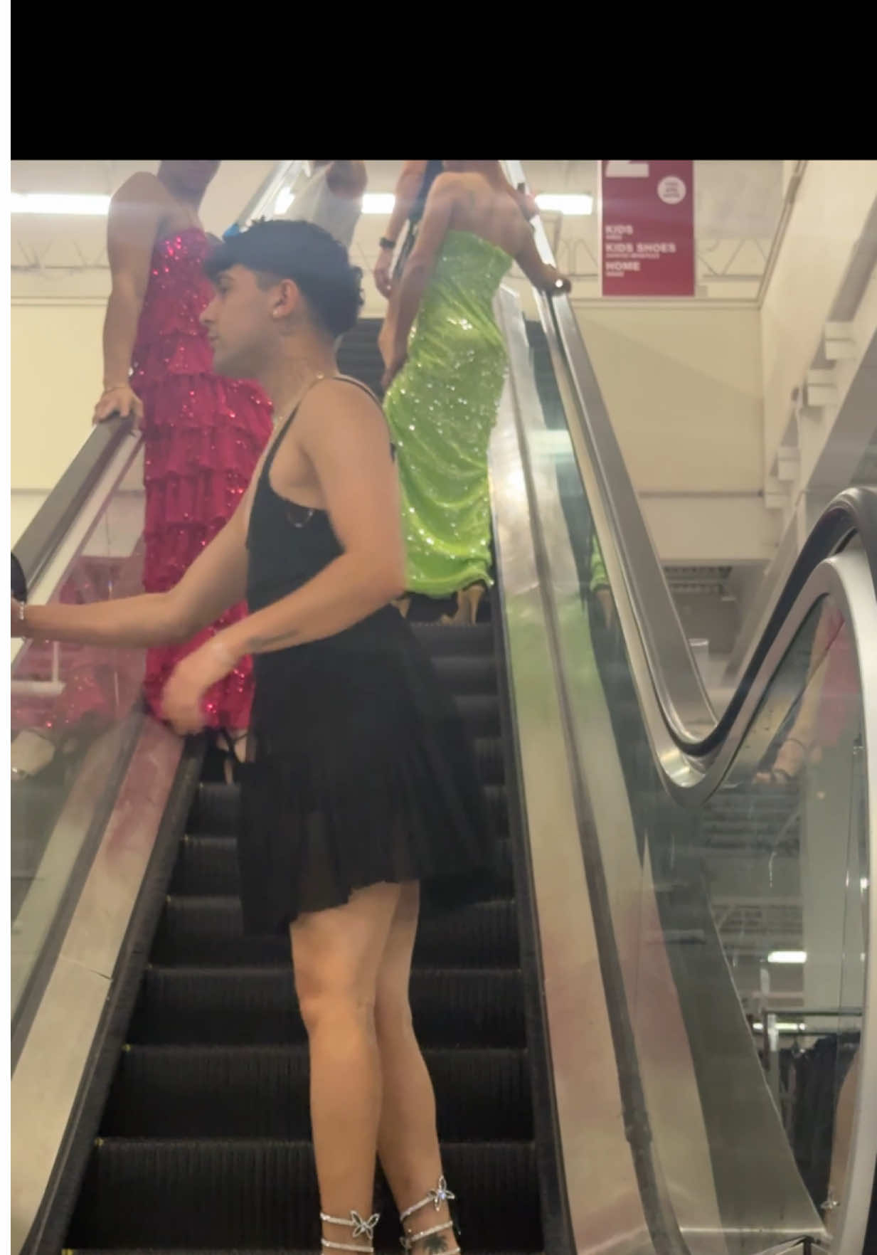 Llegando a Miss Universe Latina 😂#cuba #cubanosporelmundo #cubanos #divasdelanoche #miami #hialeah #hadas #transformation #viral #viralvideo #fyyyyyyYYYYYYYYY #fyp #fairy #missuniverse #missuniverselatina 