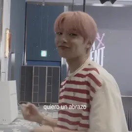 — ( #JEONGIN ) :: Mi bebé pann ☹️💘, chicos, les he dicho lo mucho que amo a innie?? Pues si 😭, pero no puedo expresarlo todo en un video, le he hecho como 100 cartas JAJA, solo k que vergüenza ponerlo aquí, da igual, LO AMOOO y para mi no es solo un idol 😓 #I_N #straykids #jeongin #fyp #humor #xnista #Love @tiktokglobal 