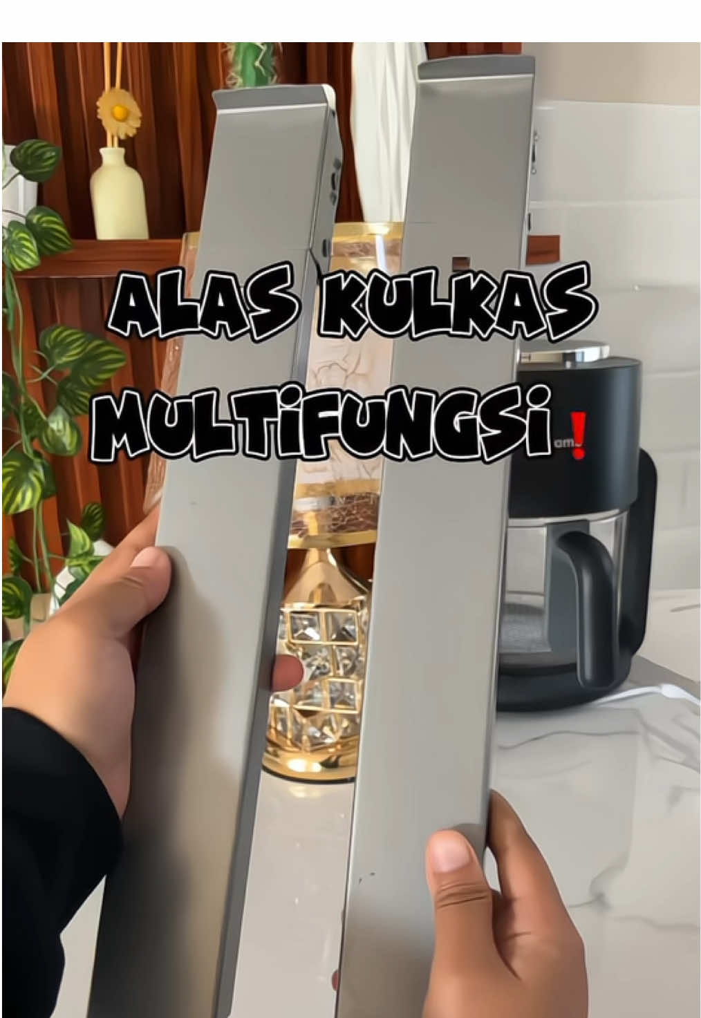 Semenjak punya alas kulkas roda multifungsi ini aku udah bisa bersihin kolong kulkas aku😍👍✨ #alaskulkas #rodakulkas #rodakulkasdanmesincuci #rodakulkasbesi #rodaportable 