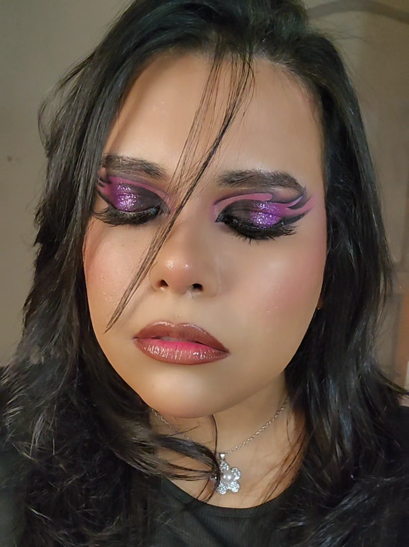 Delineado gráfico✨️ #makeup #maquilaje #delineado #creadoradecontenido #contentcreator 