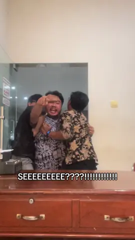 Pgn nyanyiin ini sampe telinga mu meledak manieezztt !!