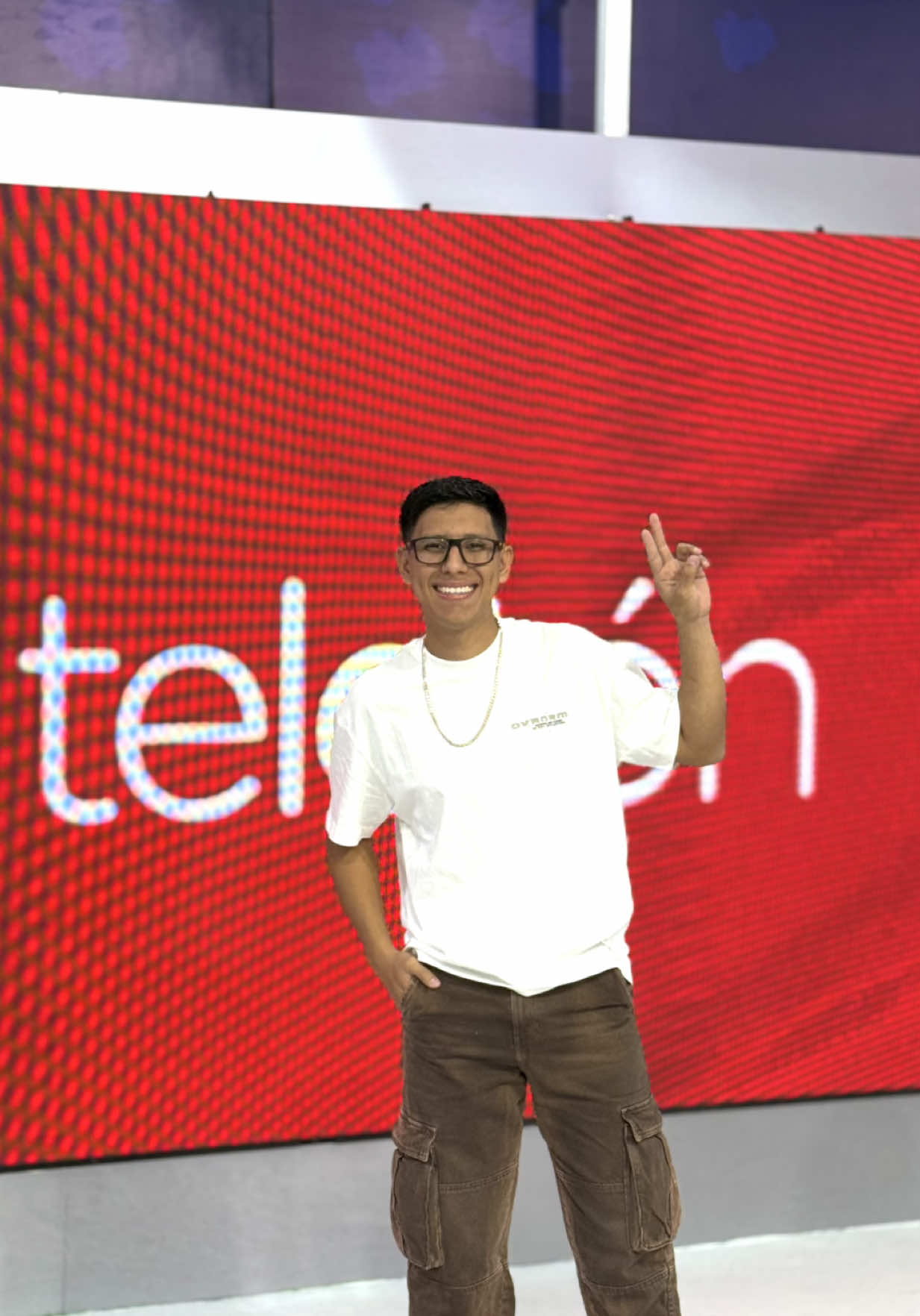 Hoy y mañana @teletongt ♥️#hello🇺🇸mucha🇬🇹 #hellomucha🇺🇸🇬🇹 #josydeanna 