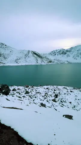 ¿Ya fuiste al Embalse del Yeso? Si no, ¡anótalo ya! 🏔️ #EmbalseDelYeso #ChileTravel #NaturalezaChile #ParaTi #FYP #ViajesPorChile #Aventura