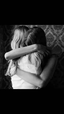 the closest you could get to someone’s heart #hugs #Love #fyp #ilove #relatable 