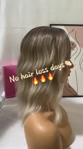 16 inch ombre dark rooted blonde with highlights: highlights curls come with a lazy feeling, soft and versatile contract your versatile look!✨✨✨ #hairtopper #hair #blonde #pphairloss #thinninghair #womenswear #hairtoppers #tiktokmademebuyit #tiktokshopholidayhaul #tiktokshopfinds #smoothhair #fyp #hairloss #hairtoppersforthinninghair #womensfashion #hairtoppersforwomen #hairlosssolutions 