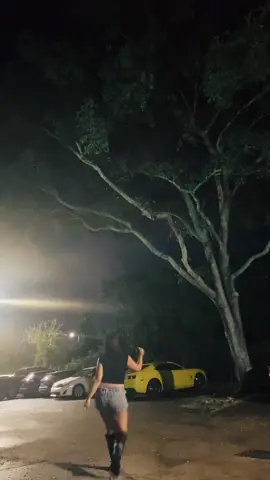 I can feel it in the beat 🕺🏽 #fyp #foryou #dance #trend #OOTD #strut 