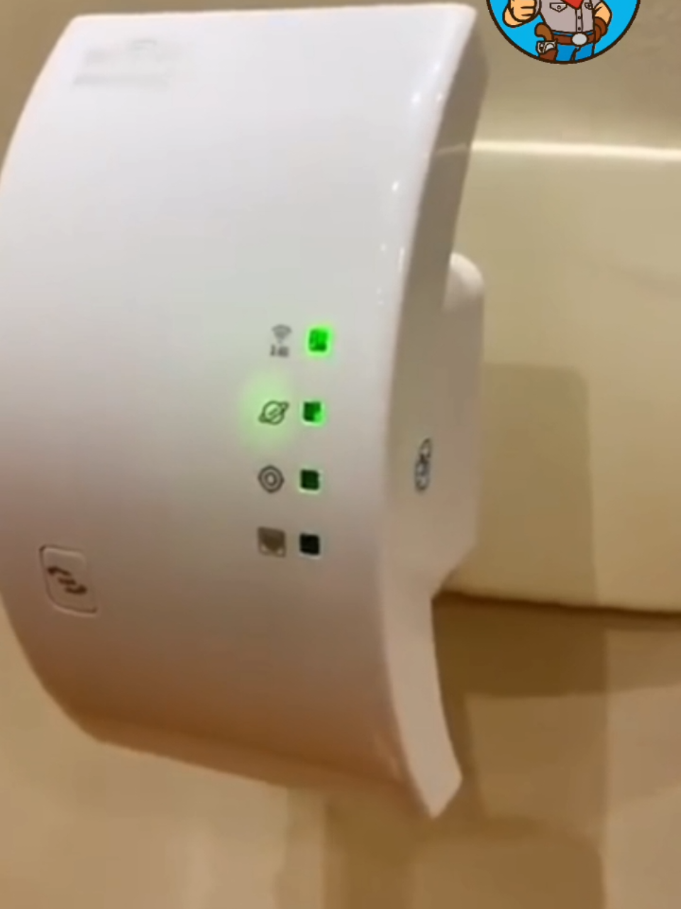 É assim que muita gente está expandindo o sinal WiFi da sua residência. Com esse repetidor de sinal, sua Internet vai ficar com cheia todas as vezes. ideal pra casas com terreno grande ou com aqueles cômodos que chegam um péssimo sinal. O melhor é que ele está com valor promocional aqui no TikTok. #repetidorwifi #repetidorwifi #internetbrasil #iphonebrasil #tiktokshopbrasil 