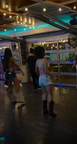 one of my favvssss #linedance #somebodytolove #fyp 