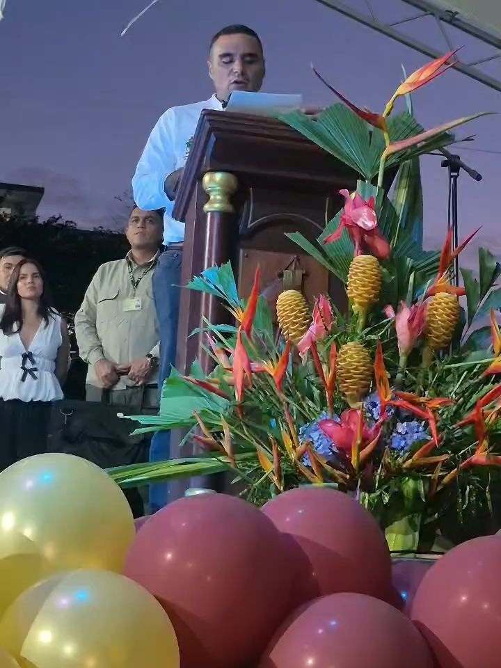 VIRGEN DEL CARMEN 🙏⛪️🚌 | Nos unimos para dar las gracias y compartir junto a todos los miembros del sector #Transporte en el día de la #VirgendelCarmen.  #GobernaciónCaquetá #MunicipiodeFlorencia #Taxistas #BusesUrbanos #Volquetas #Tractomulas