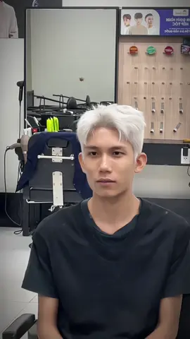 Ivy ft White Milk #tocnamdep #haircolor #platinum 