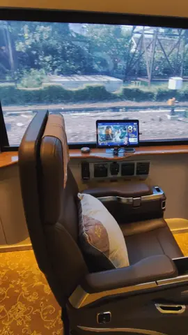 Hotel berjalan Surabaya-Gambir  #argobromoaanggrek #kai #kaixjumbo#fyp 