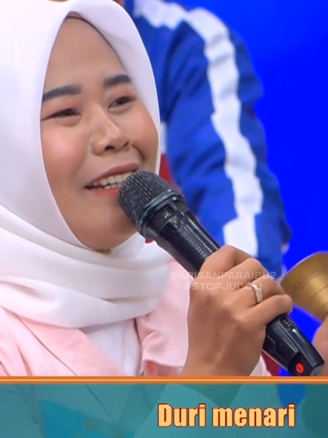 Si Ibu Erni bikin lagu sendiri, duri menari di atas awan😂😂 #arisantrans7 #arisancore #jawabancore 