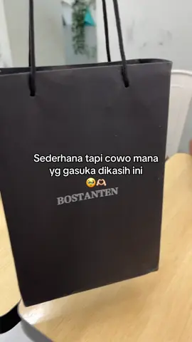 Seneng banget kalo pemberian kita dihargai🫶🏻😭 #kadopacar #dompet #bostanten #fyp 
