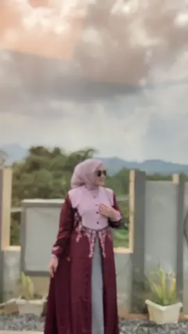 Siap-siap jatuh cinta sama Renata Dress By Amanda Fashion pada pandangan pertama‼️😍 #viralvideo #fypage #foryoupage #rembang24jam #gamismurah #cinematic 