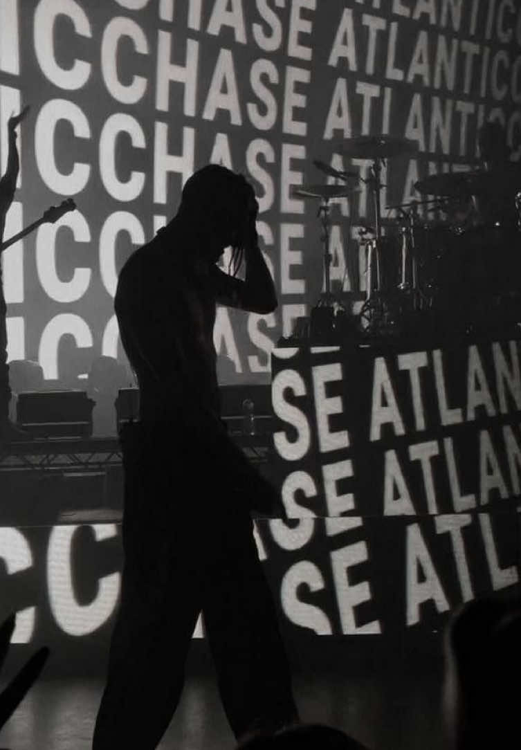 ˎˊ˗ — 23:05 | #chaseatlantic | #meddleabout #foryoupage #traducaodemusica #lyricsvideo #song #fyp 