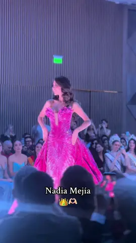 Ella es ✨🥹👑👑  @Nadia Mejía #missuniverse #missuniversoecuador #nadiamejia #reina #tailandia #missuniverso2025 #missuniversethailand 