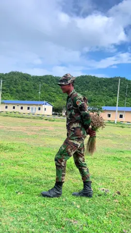 អូនរំភើបណាស់អូនមិនដែលមានអ្នកជូនផ្កាទេ💐😓#ខេត្តតាកែផ្ទះខ្ញុំ❤️ #មណ្ឈមណ្ឌលវឹកហ្វឺនភ្នុំស្រង់🥰🥰 