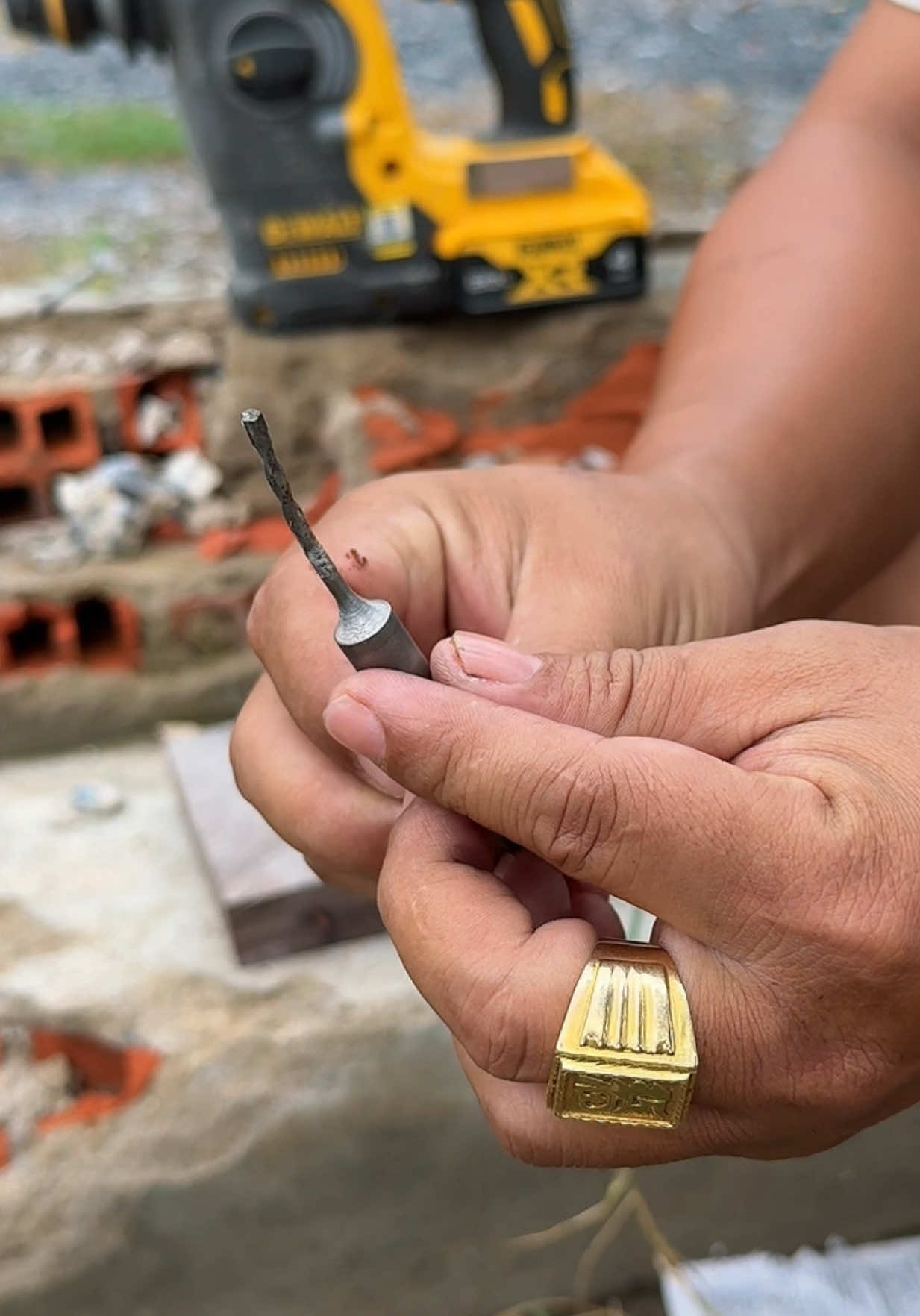 Bài test mũi khoan betong vô tuyeen khoán hậu #mộcmựcmẹo #iing #muikhoanbetong 