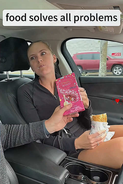 Food always improves an angry girl’s attitude 🤣🤣#Love #funny #scare #funnyprank #funnyvideo #usa #funnylove #tiktok #funnyvideos #prank #funnybaby 