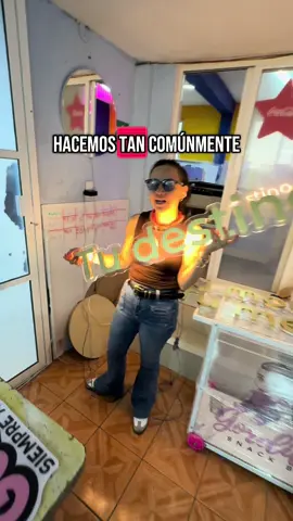 🎥✨ Cuando quieres que tu letrero no solo brille… sino que IMPONGA 💥 Este es un letrero retro iluminado con volumen en MDF, pintado en dorado para ese toque de elegancia brutal ✨ Ideal para marcas que quieren verse premium, modernas y con presencia 🔥 📐 Volumen, luz y color, todo en uno. 📸 Porque sí, tu logo también merece ser el protagonista. 📍¿Te gustaría uno así? Mándanos DM y lo hacemos realidad. Somos fabricantes, y amamos lo que hacemos 💪💡 #LetreroRetroiluminado #LetrerosConVolumen #MDFDorado #LetrerosPersonalizados #NeónConEstilo #DecoraciónComercial #SomosFabricantes #TikTokNegocio #LetrerosDeImpacto #SummerLEDs