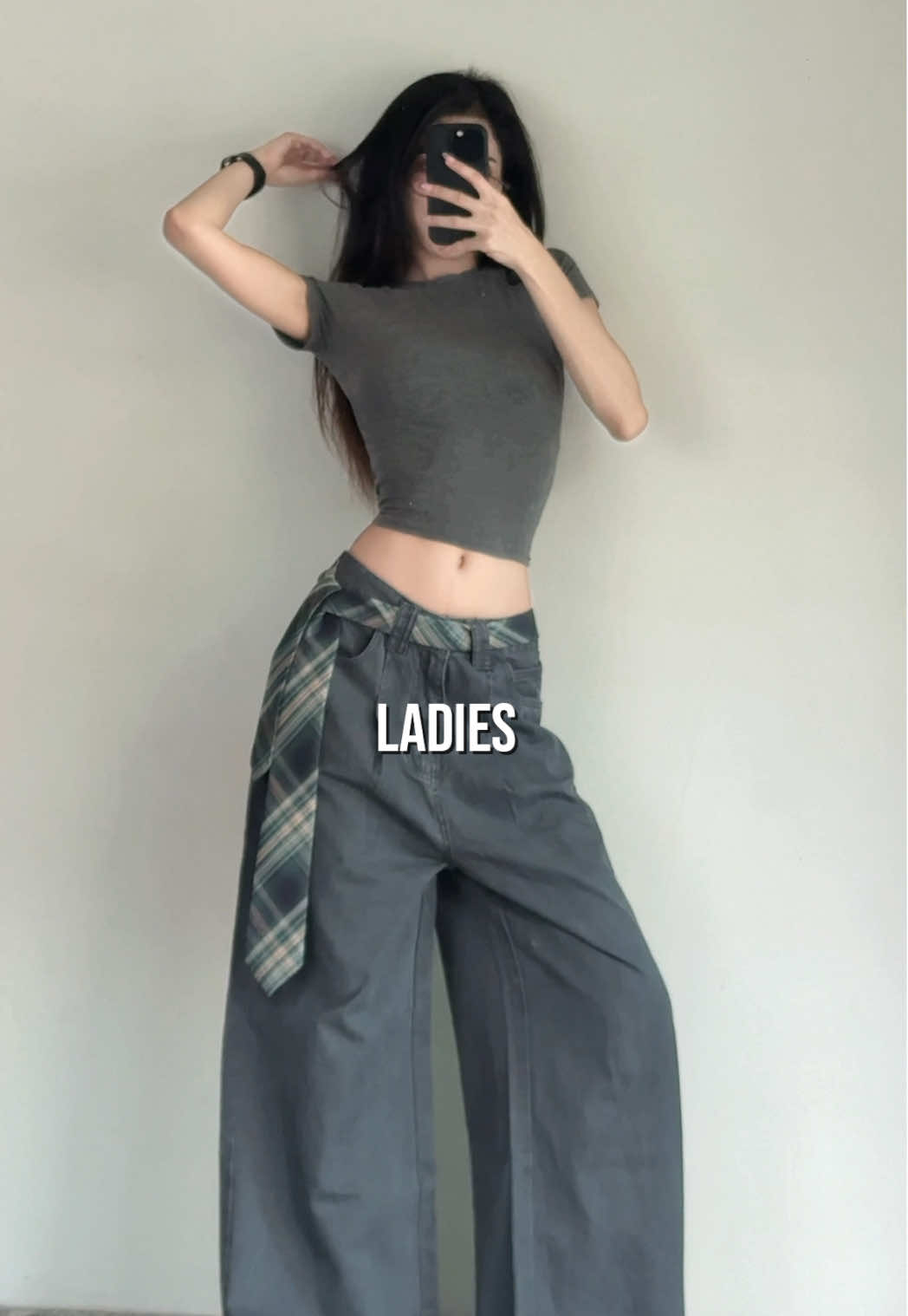 ahh my outfit 🪿🕶️ #OOTD #fashion #แมทช์เสื้อผ้า #ไอเดียแต่งตัว #baggyjeans 