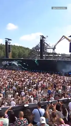 Con miles de asistentes, Tomorrowland arranca tras incendio que destruyó su escenario principal. #Latinus #InformaciónParaTi