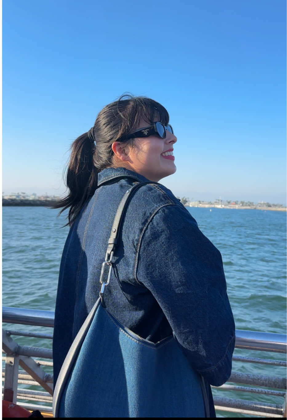 1$ boat rides are perfect to see if you even like being on the water or if you want a quick ride around the harbor! What a fun way of spend the afternoon or see the sunset!  #boatride #losangeles #orangecounty #1dollardeals #summervibes #dateideas #boatlife 