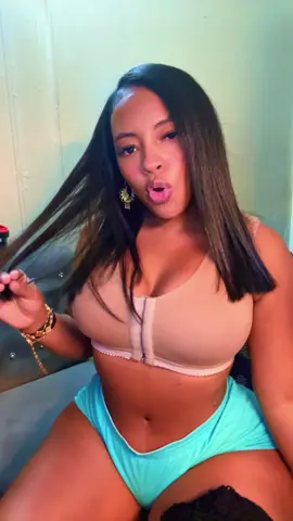 @linda.lovato.official #tiktok #fypシ #fypp #usa🇺🇸foryou🔥🔥🔥 #debuenaventuraparaelmundo🗽🗽🗽 #usa🇺🇸foryou🔥🔥🔥 #buenaventura_colombia🔰🇨🇴 